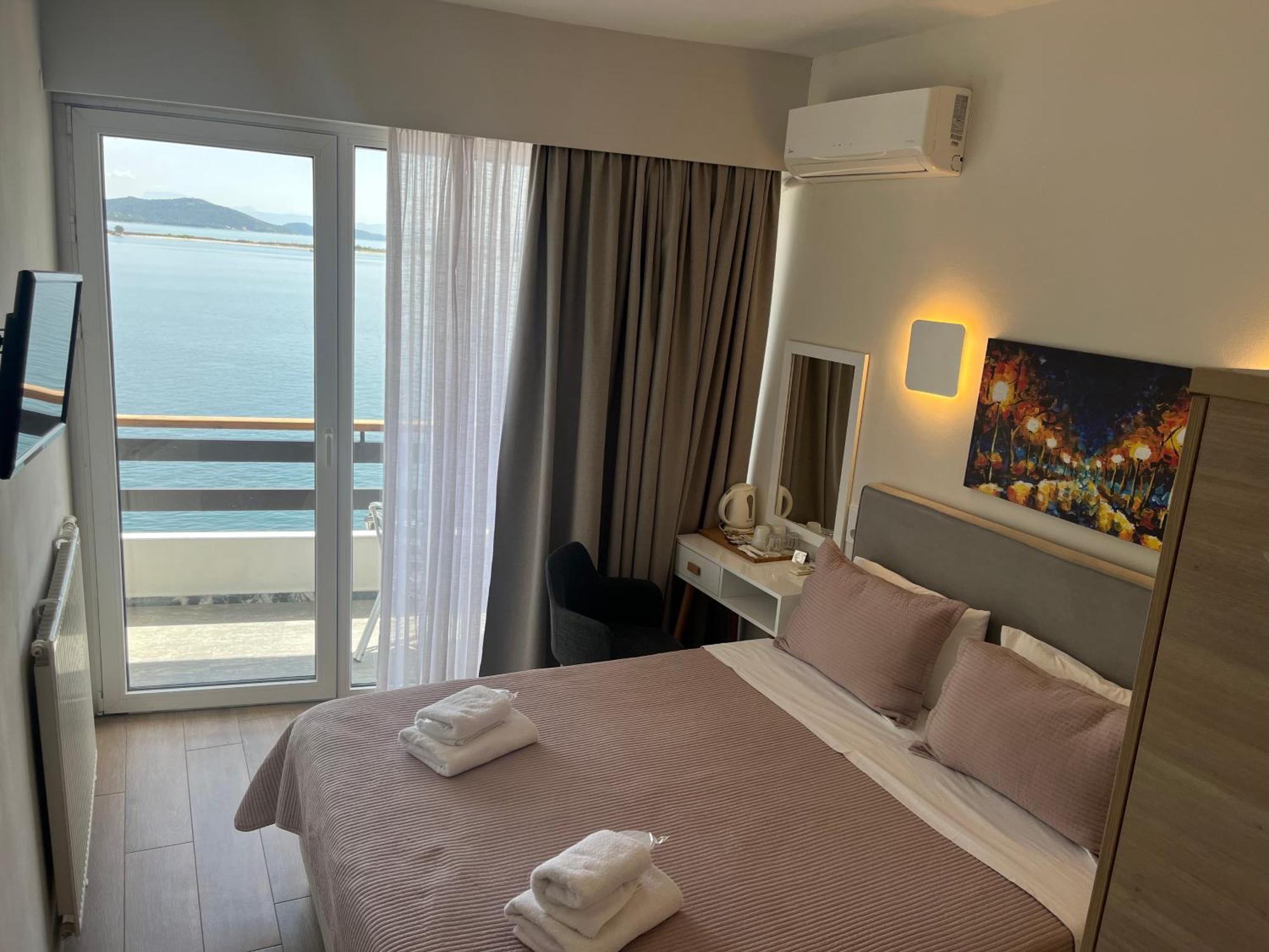 Hotel Avra プレベザ エクステリア 写真